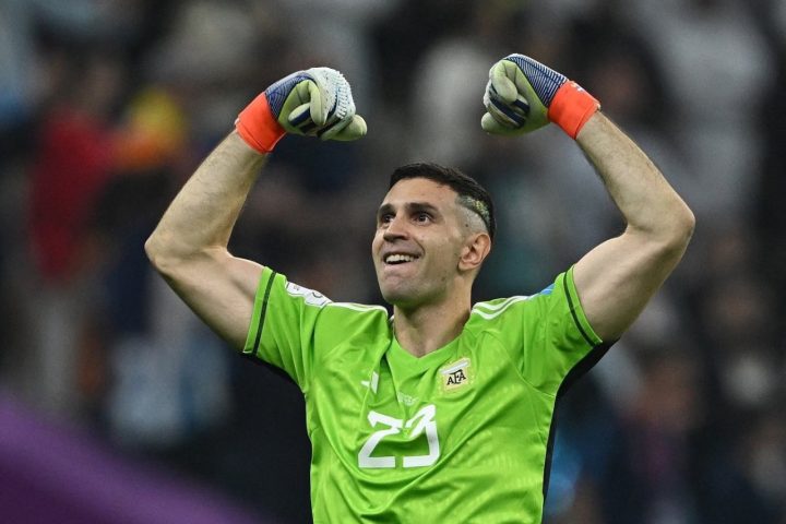 Dibu Martínez